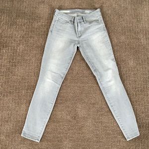Gap Women’s skinny jeans.